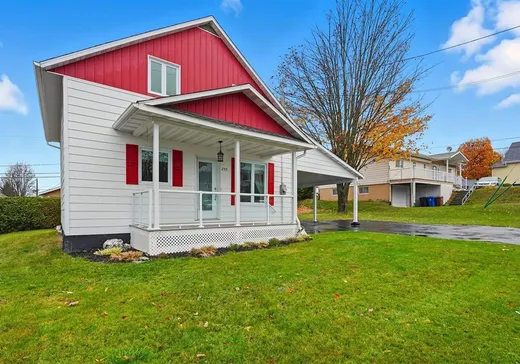 Maison à vendre - 255 Rue St-Joseph, Montréal (Centreville), G0M 2B0