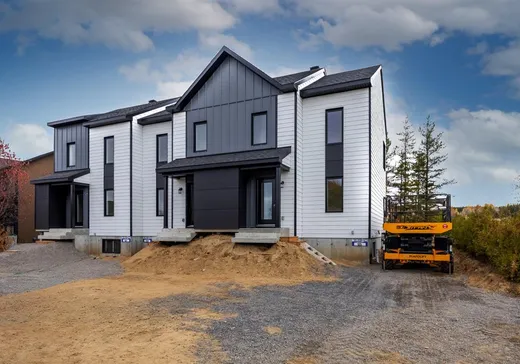 Maison à étages à vendre - 125 Rue De Coubertin, St-Ferreol-les-Neiges, G0A3R0