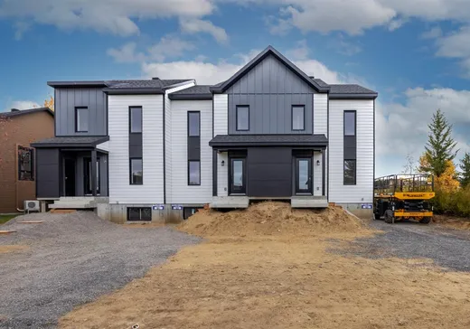 Maison à étages à vendre - 123 Rue De Coubertin, St-Ferreol-les-Neiges, G0A3R0