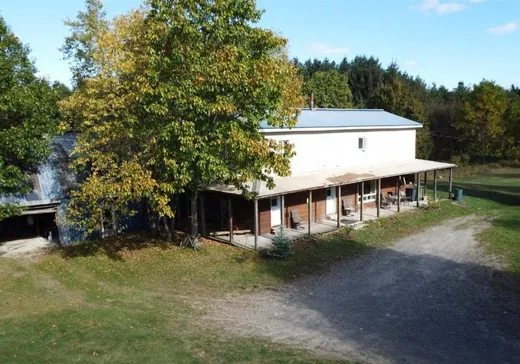 Un étage et demi à vendre - 364Z Ch. de l'Aqueduc, Asbestos, J0A1L0