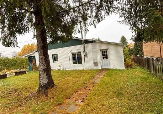 Maison à vendre - 140 Rue Pigeon, Saint-Calixte, J0K 1Z0