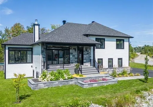 Un étage et demi à vendre - 17 Rue des Sizerins, Orford, J1X9B8