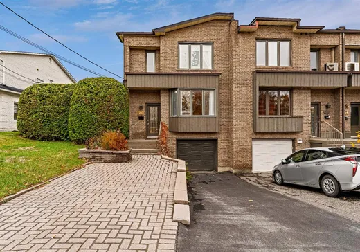 Two or more stories for sale - 975 Boul. Jacques-Cartier N., Sherbrooke, J1J4C8