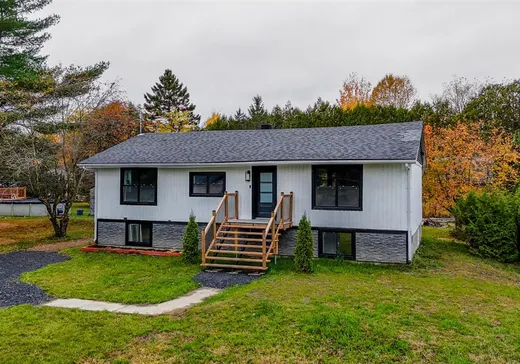 Bungalow à vendre - 106 Ch. Southière, Magog, J1X0P1