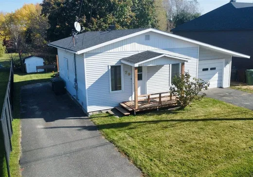 Bungalow à vendre - 70 Rue St-Damase, St-Cyrille-De-Wendover, J1Z1R4