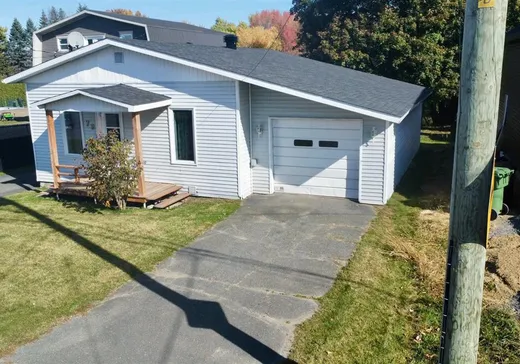Maison à vendre - 70 Rue St-Damase, St-Cyrille-De-Wendover, J1Z 1R4