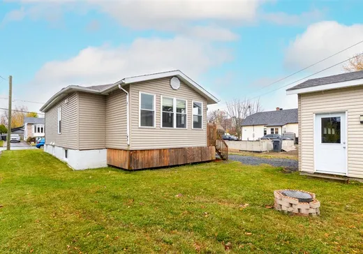 Maison à vendre - 675 Rue des Ormeaux, Sherbrooke, J1G 2T6