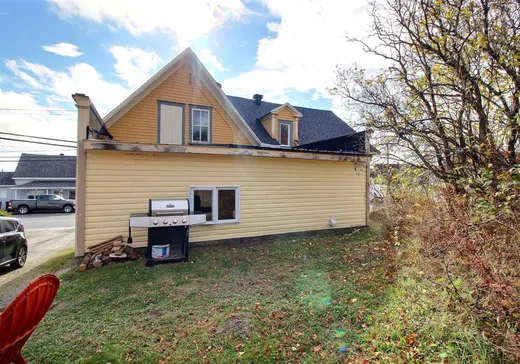 House for sale - 252 Rue Commerciale, Trois-Pistoles, G0L 3S0