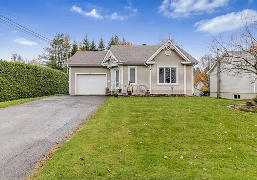 Bungalow à vendre - 243 Rue Maple, Magog, J0B1C0