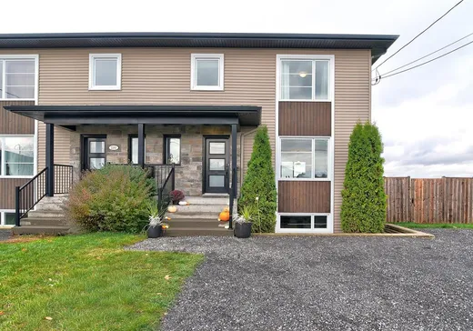 Two or more stories for sale - 1086 Rue Talbot, St-Agapit, G0S1Z0