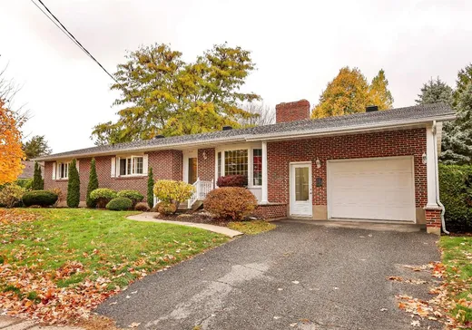 Bungalow for sale - 1229 Rue Napoléon, Plessisville, G6L1S9