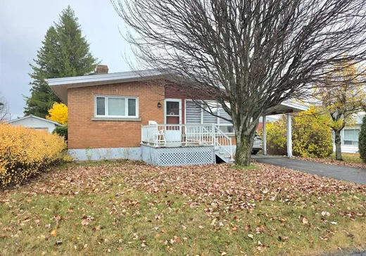 Bungalow à vendre - 4404 Rue Dollard, Lac-Mégantic, G6B1E9