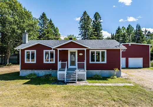Bungalow à vendre - 200 Rue J.-C.-Grenier, St-Élie-de-Caxton, G0X2N0