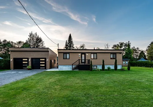Bungalow à vendre - 785 Rue Mongrain, Saint-Roch-de-Mékinac, G0X2E0