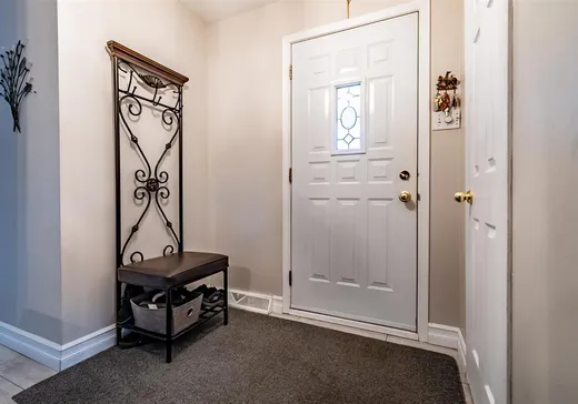 Maison à vendre - 1213 Boul. St-Laurent O., Louisville, J5V 2L4