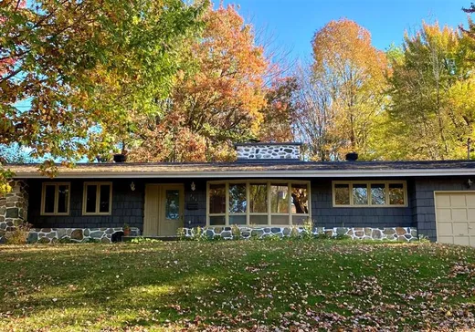 Bungalow à vendre - 260 Rue Tarrant, Magog, J1X3P4