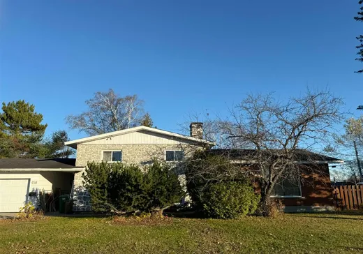 Paliers multiples à vendre - 450 6e Rue, Amos, J9P3V7