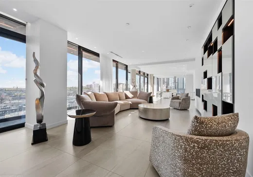 Condo à vendre - 242 Rue Young, App. PH1802, Montréal (Centreville), H3C 0R7