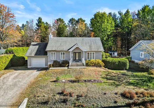 Two or more stories for sale - 117 Rue du Châtelet, Saint-Colomban, J5K1E6