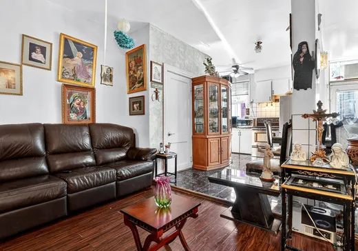 Maison à vendre - 8528 Av. Stuart, Montréal (Centreville), H3N 2S5