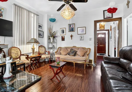 Maison à vendre - 8528 Av. Stuart, Montréal (Centreville), H3N 2S5