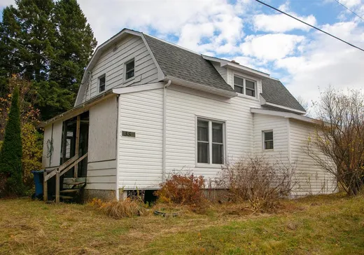 Maison à vendre - 35 Rue St-Hyacinthe, Parisville, J0B 1K0