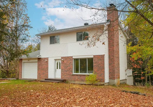 Two or more stories for sale - 2545 Rue Gamma, Lennoxville, J1M2H5