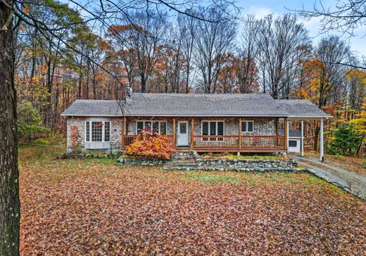 Fermette à vendre - 622Z Ch. du Lac-Bertrand, St-Hippolyte, J8A 1C4