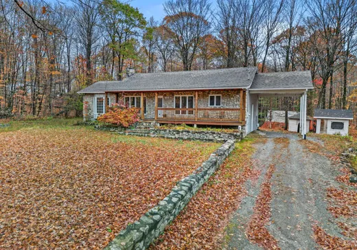 Fermette à vendre - 622Z Ch. du Lac-Bertrand, St-Hippolyte, J8A 1C4