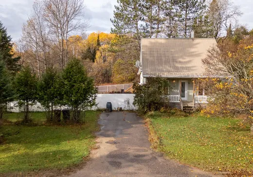 Maison à étages à vendre - 1305 Côte des Bonami, Mont-Laurier, J9L3G5