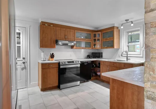 House for sale - 18 Boul. Jutras E., Victoriaville, G6P 4K3