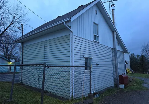 House for sale - 32 Rue St-Joseph N., Témiscouata-sur-le-Lac, G0L 2B0