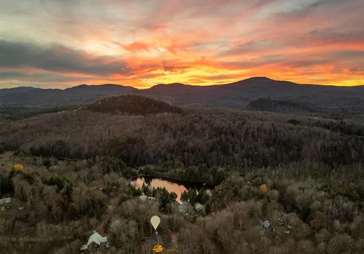 House for sale - 11 Rue Sunset, Bolton-Est, J0E 1G0