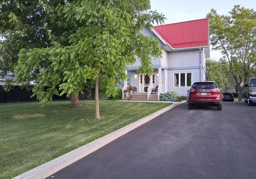 Two or more stories for sale - 12 Rue Phénix, Sainte-Martine, J0S1V0