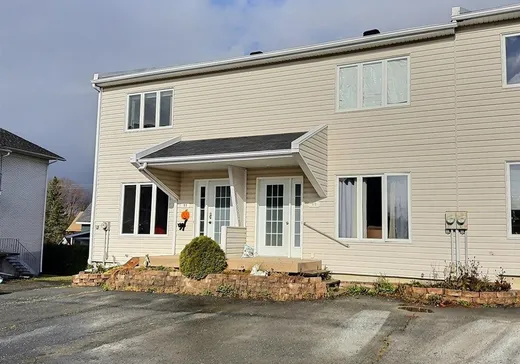 Two or more stories for sale - 9B 7e Rue E., Saint-Martin, G0M1B0