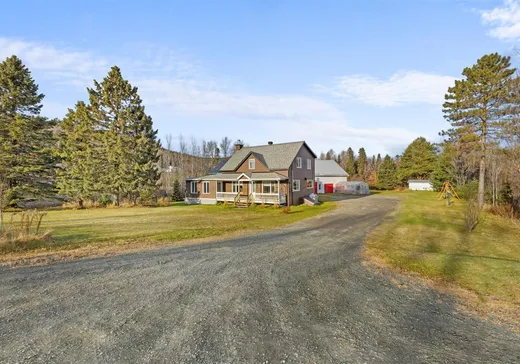 Maison à étages à vendre - 1734 Route 277, Lac-Etchemin, G0R1S0