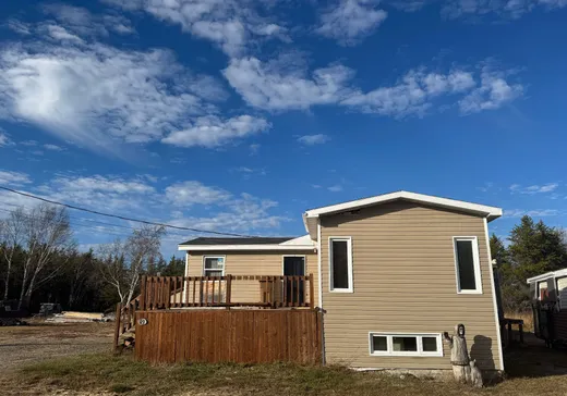Two or more stories for sale - 18 Rue Bilodeau, Sept-Îles, G0H1A0