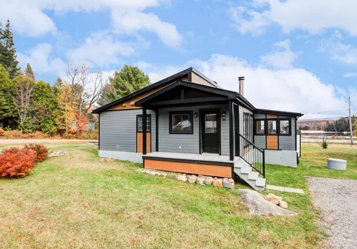 House for sale - 105 Rue du Fer-à-Cheval, Saint-Calixte, J0K 1Z0