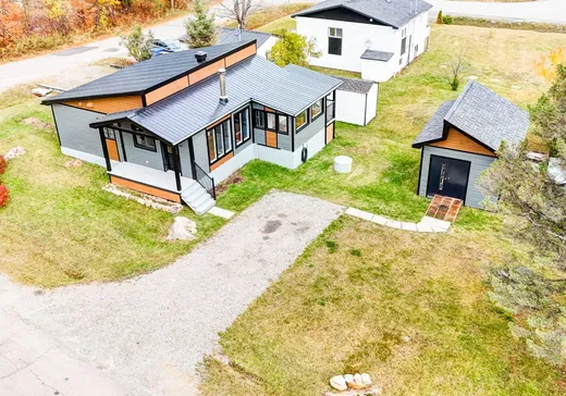 House for sale - 105 Rue du Fer-à-Cheval, Saint-Calixte, J0K 1Z0