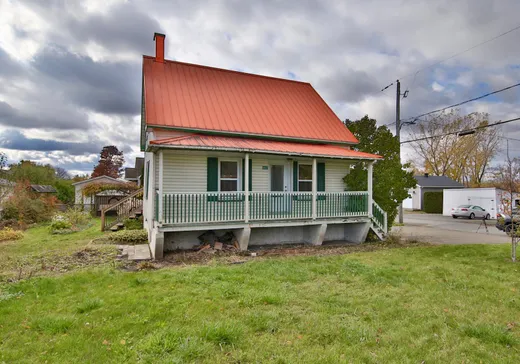 Maison à vendre - 652 Rue Principale, St-Dominique, J0H 1L0