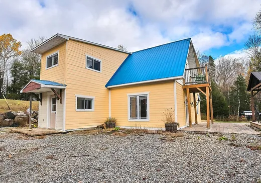 Maison à étages à vendre - 24 Ch. des Deux-Lacs, Val-des-Bois, J0X3C0