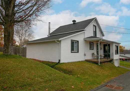 Maison à vendre - 110 Boul. Fortier, Saint-Isidore-de-Clifton, J0B 2X0