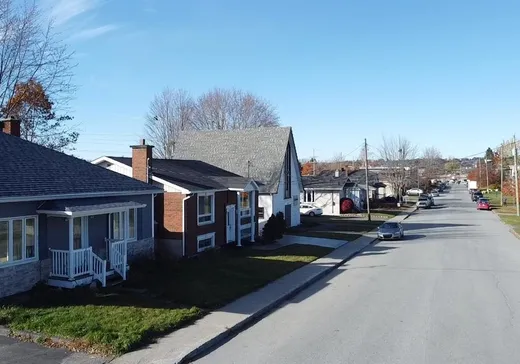 House for sale - 733 Rue des Ormeaux, Sherbrooke, J1G 2T6