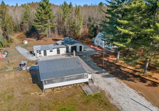 Bungalow à vendre - 114-116 Ch. du Ruisseau-des-Cerises, Gracefield, J0X1W0