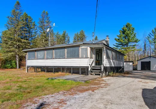 Maison à vendre - 114-116 Ch. du Ruisseau-des-Cerises, Gracefield, J0X 1W0