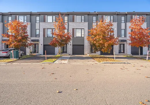 Maison à étages à vendre - 17706 Rue de Chenonceau, Mirabel, J7J0S3