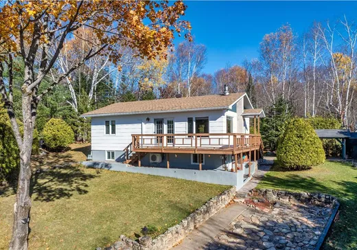 House for sale - 93 Rue des Horizons, Mont-Blanc, J0T 2G0