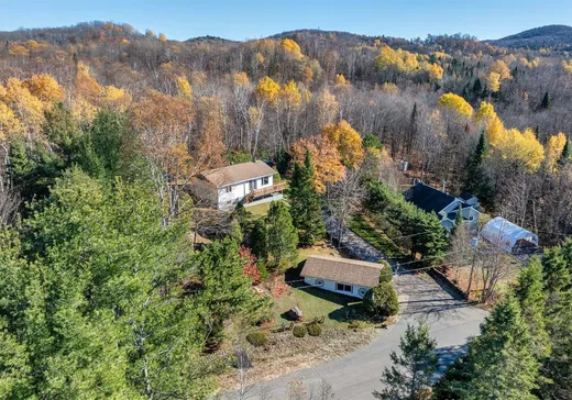 House for sale - 93 Rue des Horizons, Mont-Blanc, J0T 2G0