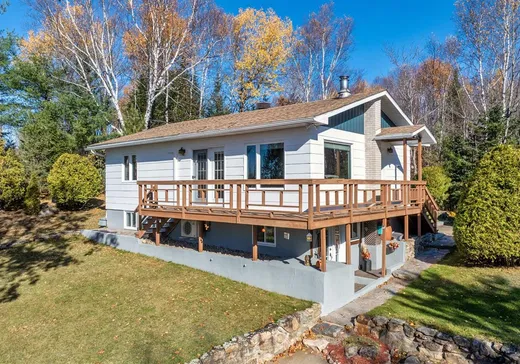 House for sale - 93 Rue des Horizons, Mont-Blanc, J0T 2G0