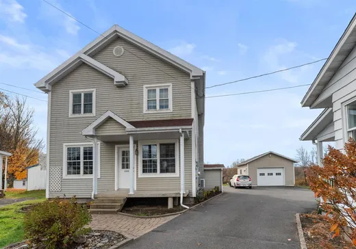 Maison à étages à vendre - 2440 Rue Bécancour, Lyster, G0S1V0